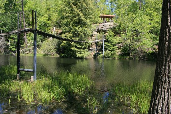 swinging-bridge-pickett.jpg